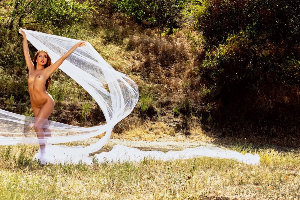 Vanna Bardot shows her natural figure as she drops off her white lingerie