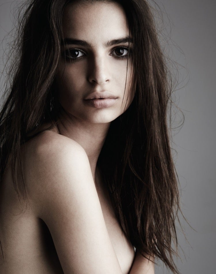 Emily Ratajkowski first and only totally nude photoset
