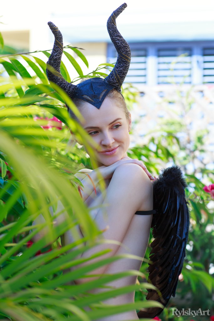 Alice May Hot Teen In Erotic Lingerie - Rylsky Art