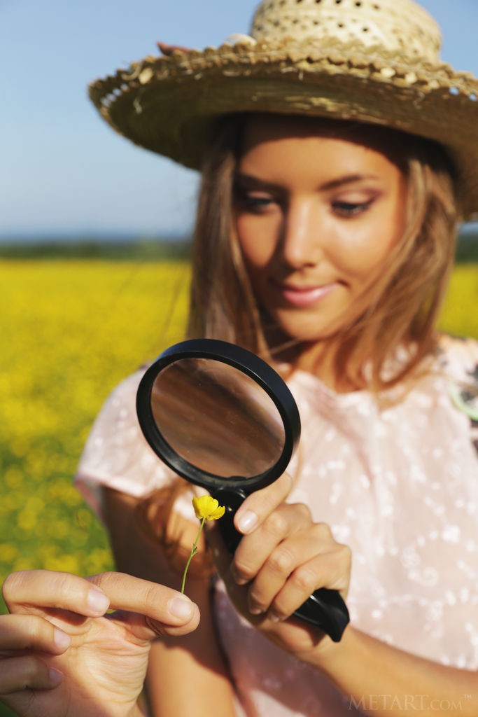 Mango A - Exploring the nature and her tight teen body in the field