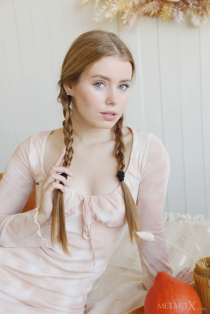 Lalli Pigtailed Cutie Spreads And Strokes Her Plump-lipped Pussy - Met Art X
