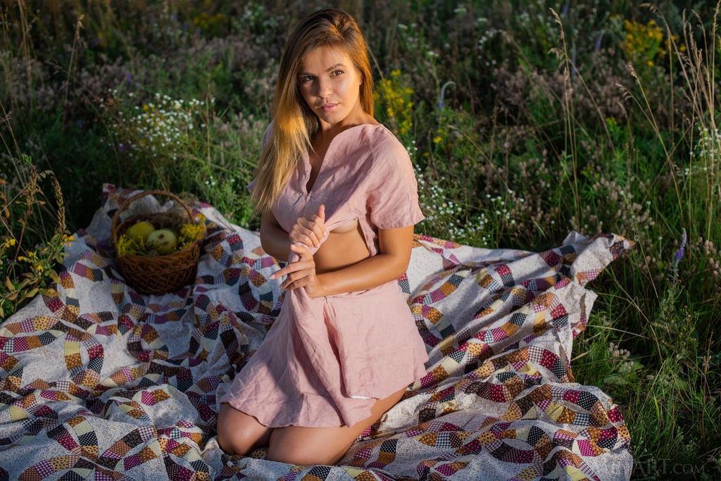 Zelda B - Outdoors naked picnic with a super hot blonde MILF babe