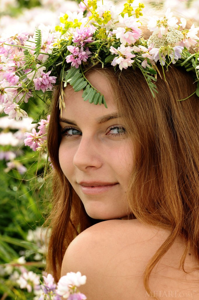Yuki - She loves the nature and to have flowers all over her body