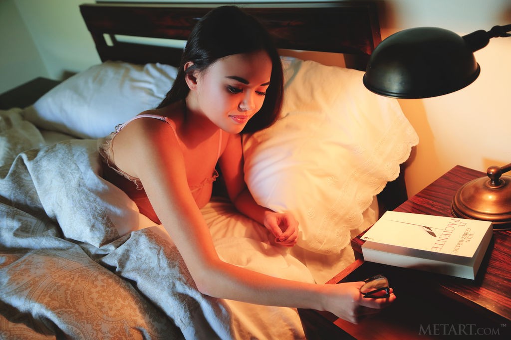 Li Moon - Nerdy but sexy college girl wearing only her glasses