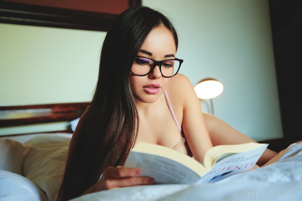 Li Moon - Nerdy but sexy college girl wearing only her glasses