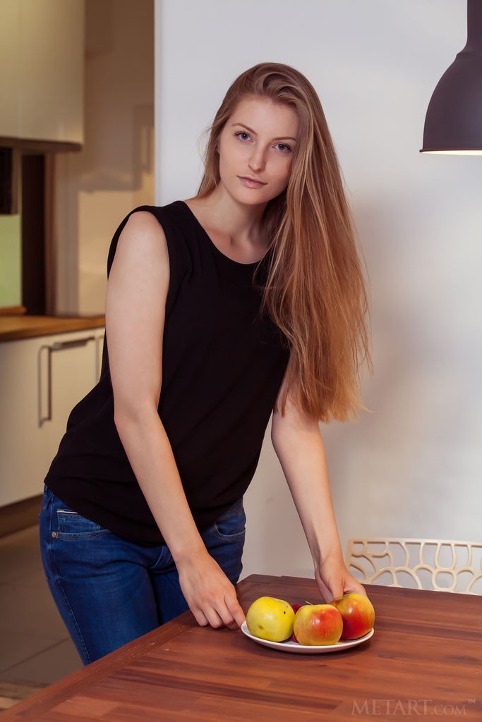 Bretona - College girl goes home for lunch and gets naked
