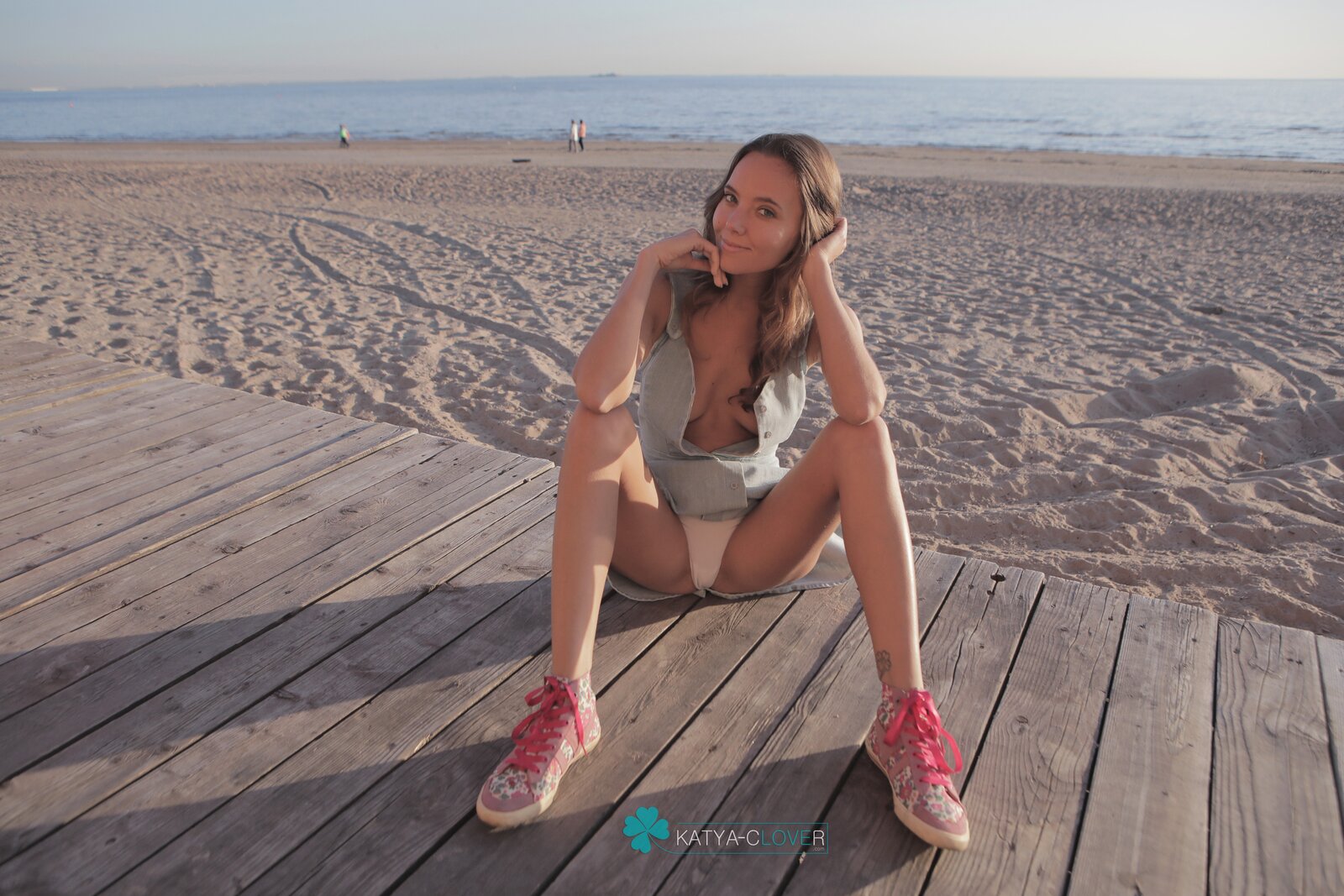Katya Clover in Keep Looking