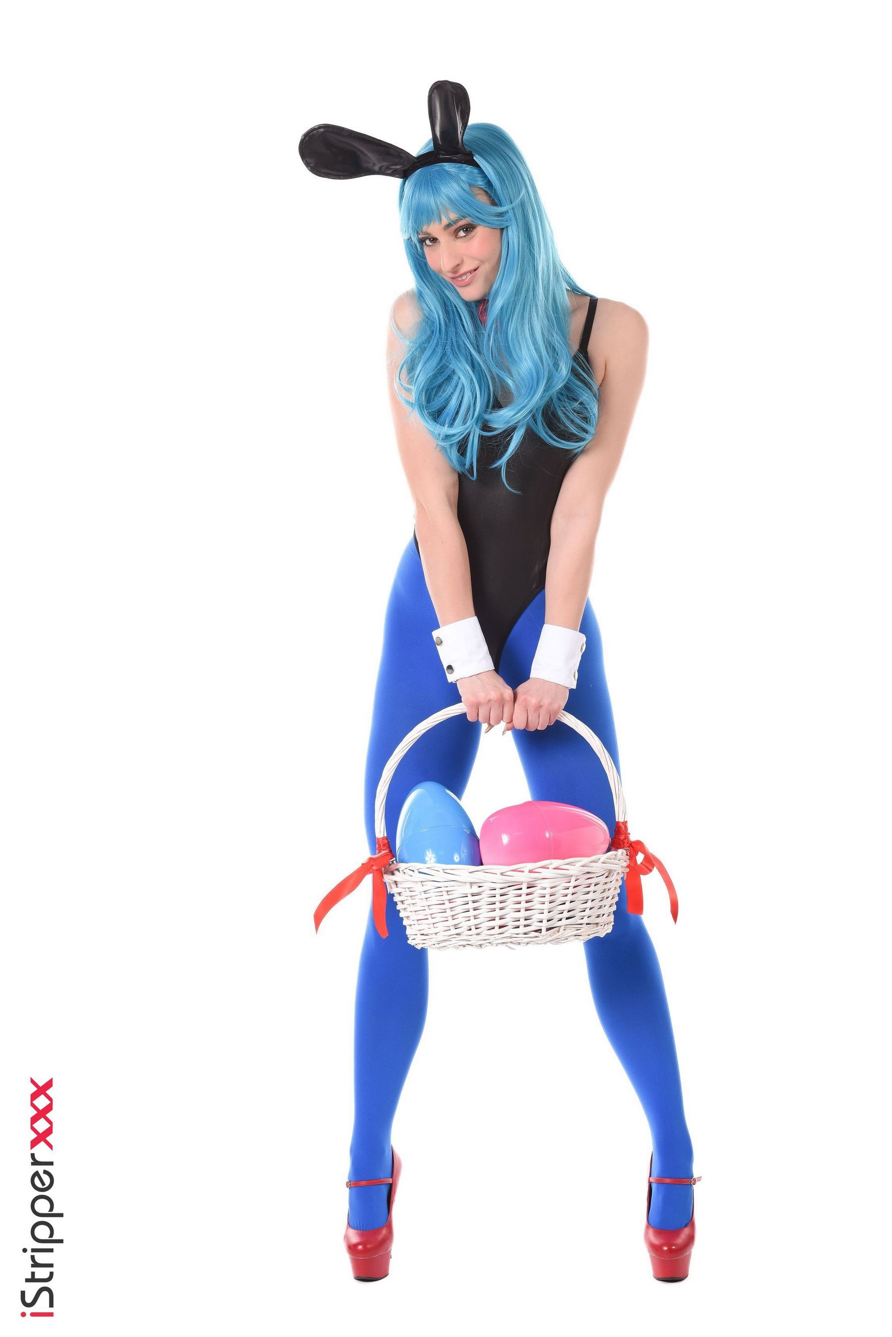Dolly Dyson In Cosplay Like Sexy Bunny With Her Dildos Playing - IStripper