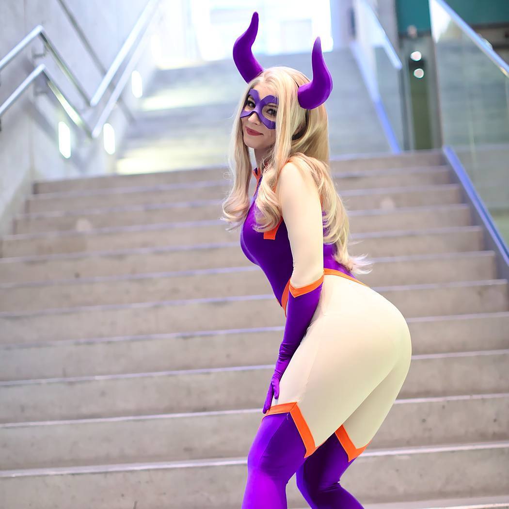 Enji Night is a pro when it comes to cosplay