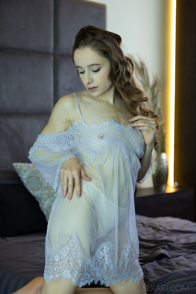 Lia Noel Goes Face Down Ass Up To Ride Her Fingers Masturbating To An Orgasm - Sex Art